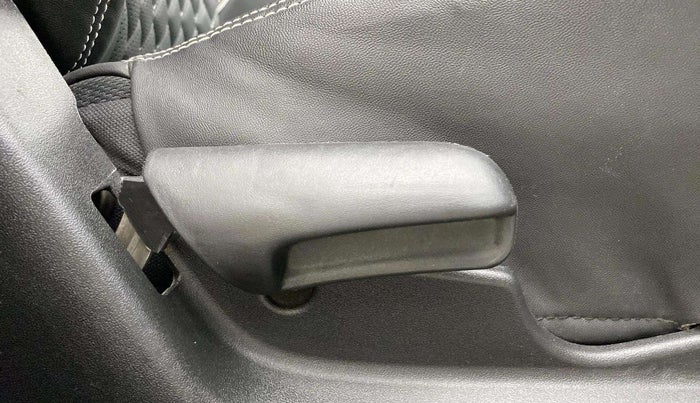 2021 Maruti Vitara Brezza LXI, Petrol, Manual, 19,754 km, Driver Side Adjustment Panel