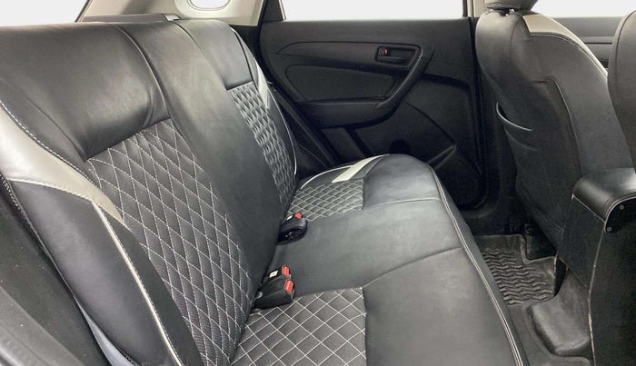 2021 Maruti Vitara Brezza LXI, Petrol, Manual, 19,754 km, Right Side Rear Door Cabin
