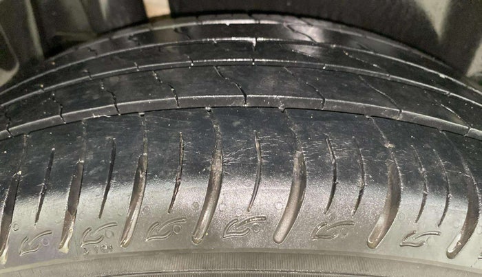 2021 Maruti Vitara Brezza LXI, Petrol, Manual, 19,754 km, Right Rear Tyre Tread