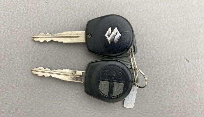 2021 Maruti Vitara Brezza LXI, Petrol, Manual, 19,754 km, Key Close Up