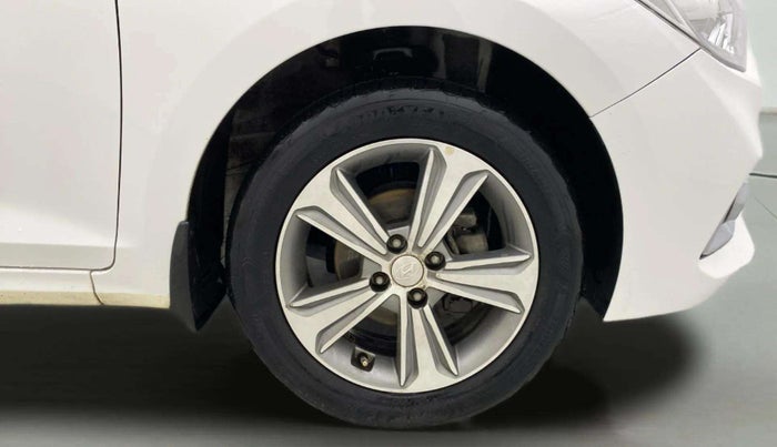2017 Hyundai Verna 1.6 VTVT SX (O) AT, Petrol, Automatic, 86,948 km, Right Front Wheel