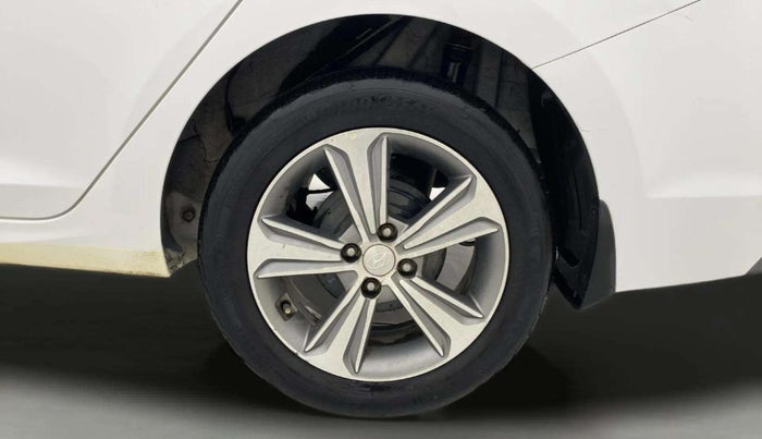 2017 Hyundai Verna 1.6 VTVT SX (O) AT, Petrol, Automatic, 86,948 km, Left Rear Wheel