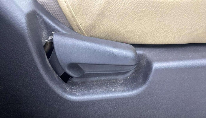 2015 Maruti Wagon R 1.0 VXI, Petrol, Manual, 36,472 km, Driver Side Adjustment Panel