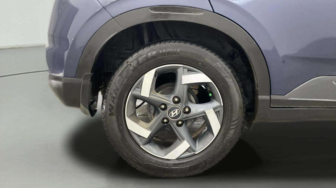 2020 Hyundai VENUE SX 1.5 CRDI, Diesel, Manual, 77,054 km, Right Rear Wheel