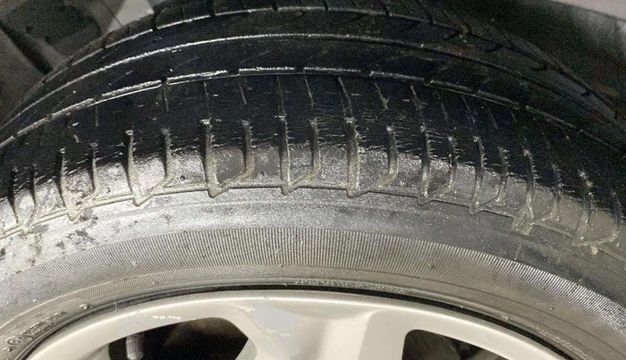 2017 Hyundai Elite i20 ASTA 1.2, Petrol, Manual, 43,512 km, Left Rear Tyre Tread