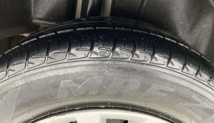 2018 Maruti Ciaz DELTA 1.5 SHVS MT PETROL, Petrol, Manual, 38,656 km, Right Rear Tyre Tread
