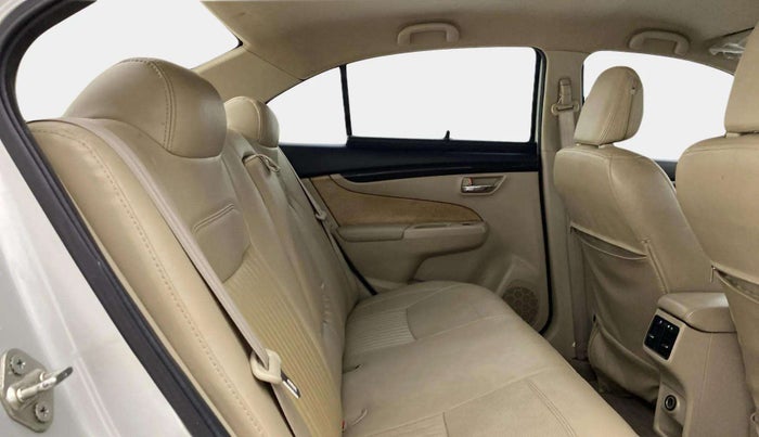 2018 Maruti Ciaz DELTA 1.5 SHVS MT PETROL, Petrol, Manual, 38,656 km, Right Side Rear Door Cabin