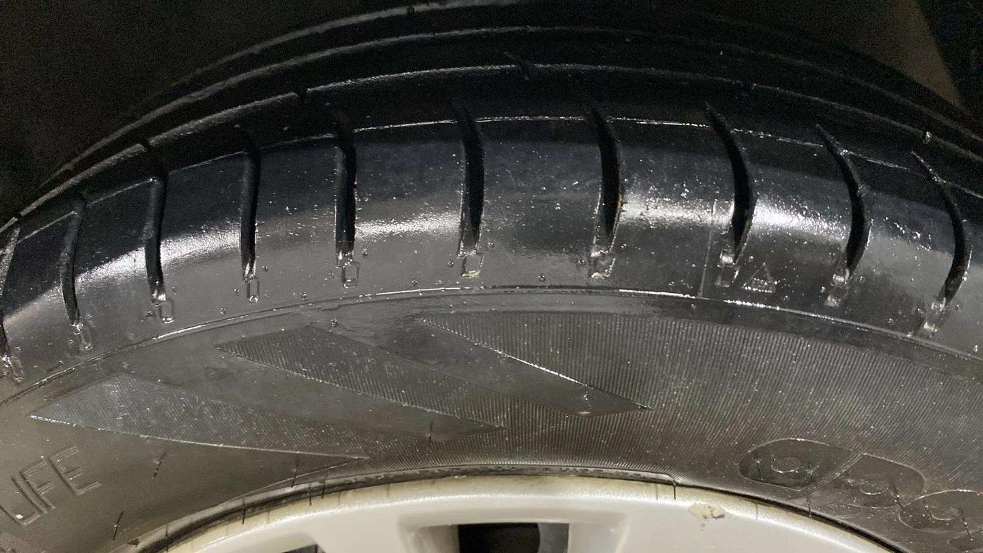 2013 Hyundai i20 MAGNA 1.2, Petrol, Manual, 34,311 km, Right Front Tyre Tread