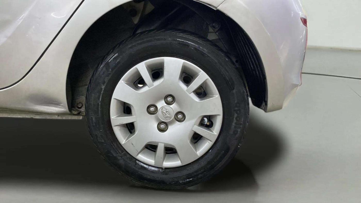 2013 Hyundai i20 MAGNA 1.2, Petrol, Manual, 34,311 km, Left Rear Wheel