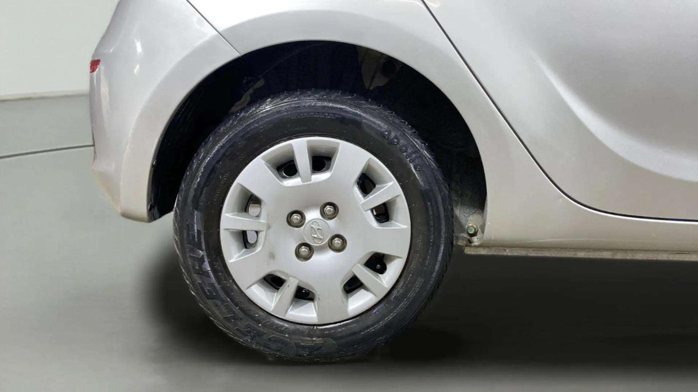 2013 Hyundai i20 MAGNA 1.2, Petrol, Manual, 34,311 km, Right Rear Wheel