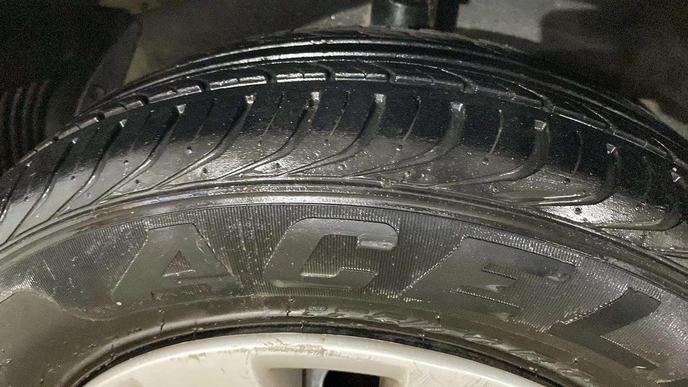 2013 Hyundai i20 MAGNA 1.2, Petrol, Manual, 34,311 km, Left Rear Tyre Tread