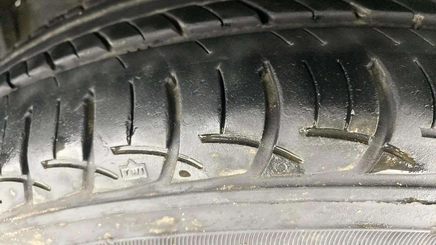2017 Honda Amaze 1.2L I-VTEC S, Petrol, Manual, 32,058 km, Left Front Tyre Tread