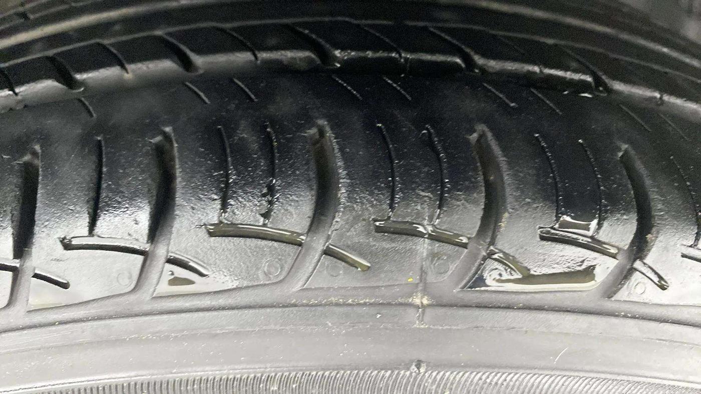 2017 Honda Amaze 1.2L I-VTEC S, Petrol, Manual, 32,058 km, Right Front Tyre Tread