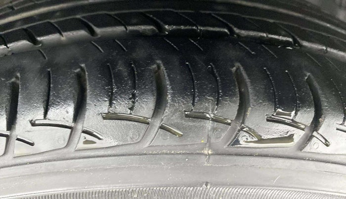 2017 Honda Amaze 1.2L I-VTEC S, Petrol, Manual, 32,058 km, Right Front Tyre Tread