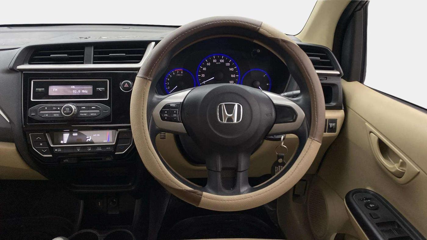 2017 Honda Amaze 1.2L I-VTEC S, Petrol, Manual, 32,058 km, Steering Wheel Close Up