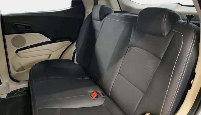 2021 Mahindra XUV300 W6 1.2 PETROL, Petrol, Manual, 22,940 km, Right Side Rear Door Cabin