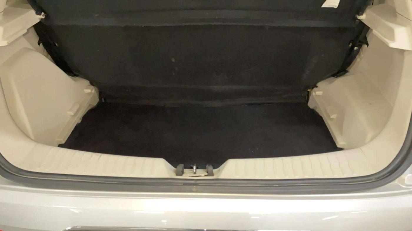 2021 Mahindra XUV300 W6 1.2 PETROL, Petrol, Manual, 22,955 km, Boot Inside