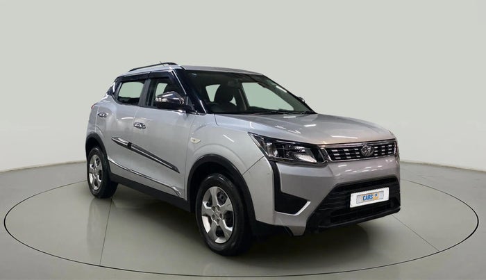 2021 Mahindra XUV300 W6 1.2 PETROL, Petrol, Manual, 22,940 km, Right Front Diagonal