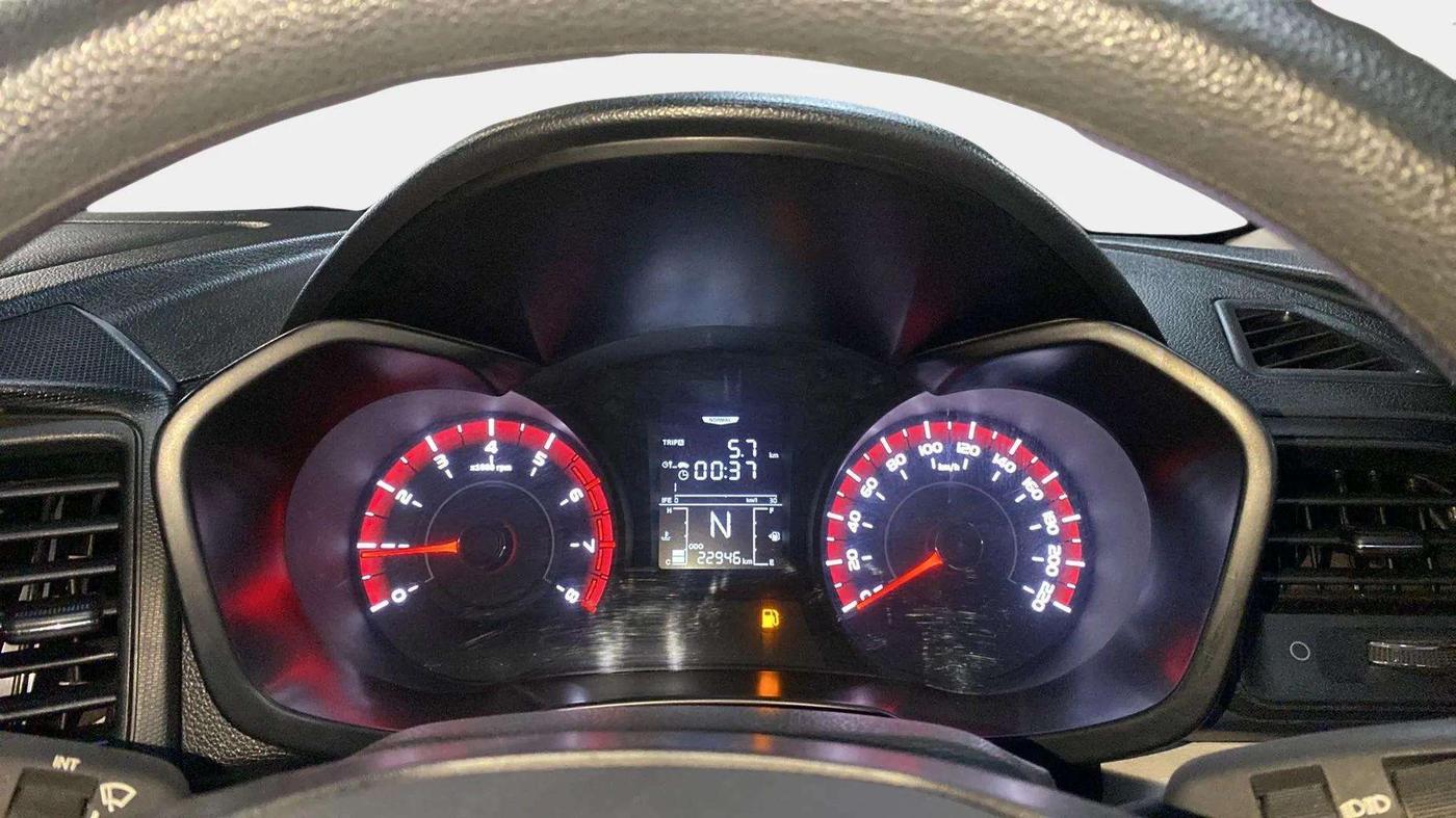 2021 Mahindra XUV300 W6 1.2 PETROL, Petrol, Manual, 22,955 km, Odometer Image