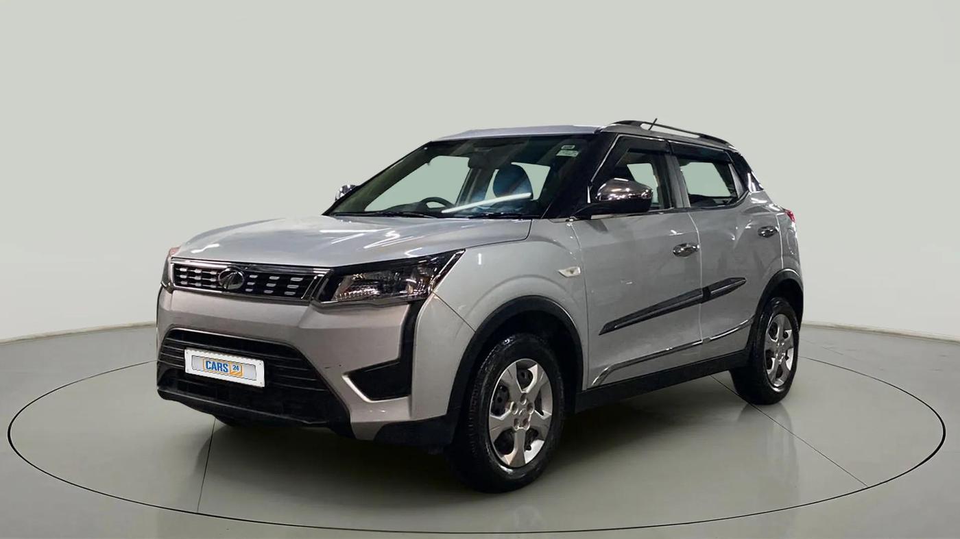 2021 Mahindra XUV300 W6 1.2 PETROL, Petrol, Manual, 22,955 km, Left Front Diagonal