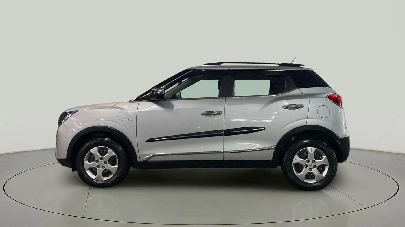 2021 Mahindra XUV300 W6 1.2 PETROL, Petrol, Manual, 22,955 km, Left Side