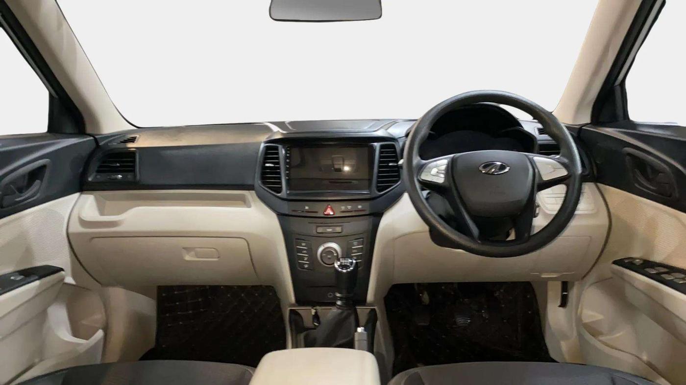 2021 Mahindra XUV300 W6 1.2 PETROL, Petrol, Manual, 22,955 km, Dashboard