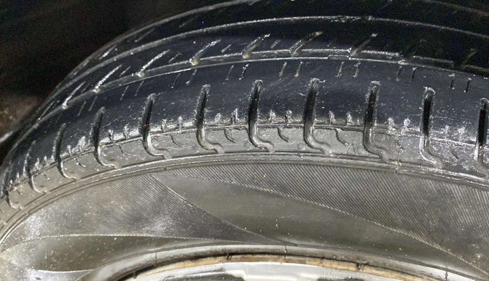 2020 Maruti New Wagon-R LXI CNG (O) 1.0, CNG, Manual, 70,220 km, Right Front Tyre Tread
