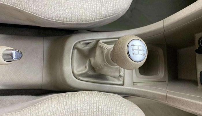 2014 Maruti Swift Dzire ZXI, Petrol, Manual, 42,963 km, Gear Lever