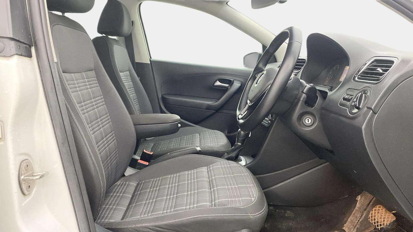 2021 Volkswagen Polo 1.0 GT TSI AT, Petrol, Automatic, 71,721 km, Right Side Front Door Cabin