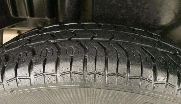 2016 Maruti Swift Dzire VXI, Petrol, Manual, 51,488 km, Right Rear Tyre Tread