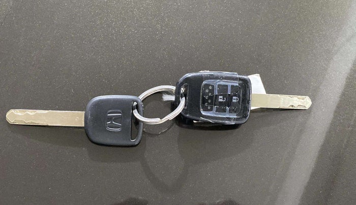 2021 Honda Amaze 1.2L I-VTEC S CVT, Petrol, Automatic, 22,641 km, Key Close Up