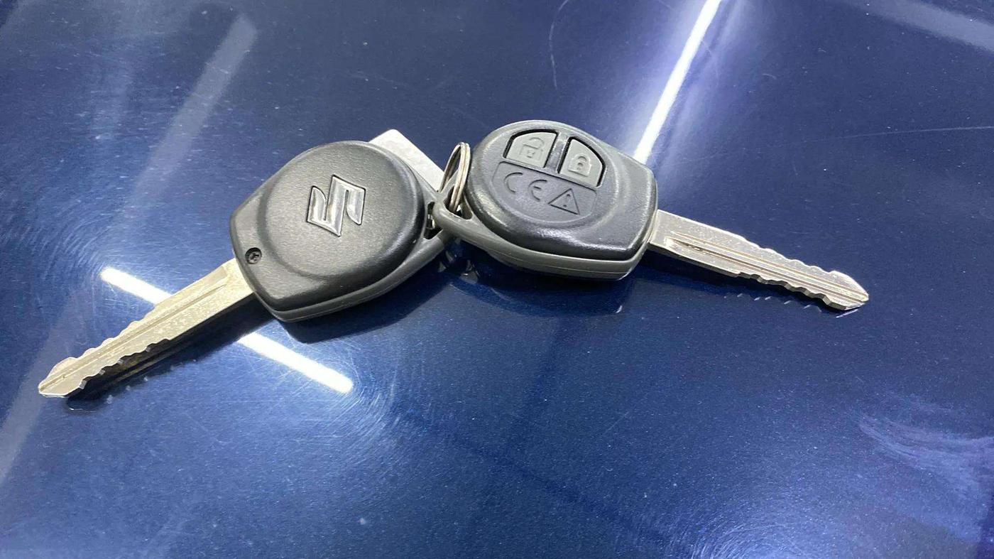 2024 Maruti FRONX DELTA PLUS 1.2MT, Petrol, Manual, 1,676 km, Key Close Up