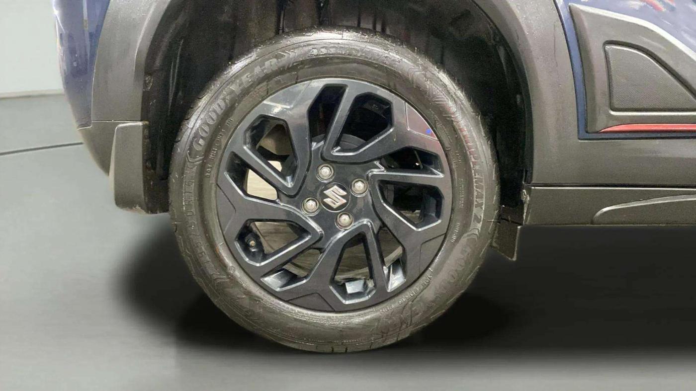 2024 Maruti FRONX DELTA PLUS 1.2MT, Petrol, Manual, 1,676 km, Right Rear Wheel