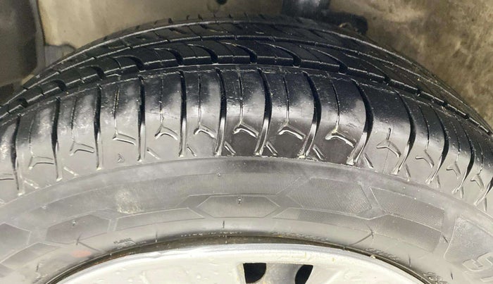 2014 Maruti Celerio VXI AMT, Petrol, Automatic, 51,686 km, Left Front Tyre Tread
