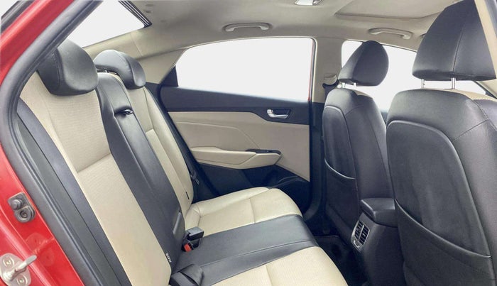 2018 Hyundai Verna 1.6 VTVT SX, Petrol, Manual, 71,047 km, Right Side Rear Door Cabin
