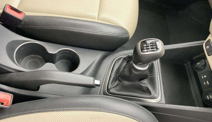 2018 Hyundai Verna 1.6 VTVT SX, Petrol, Manual, 71,047 km, Gear Lever