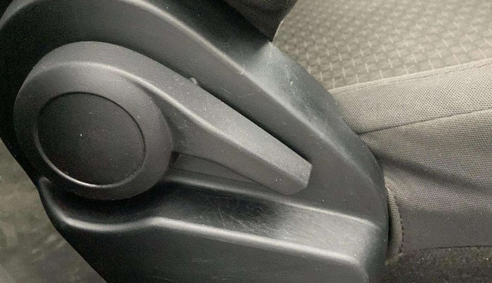2020 Tata ALTROZ XM PETROL, Petrol, Manual, 41,950 km, Driver Side Adjustment Panel