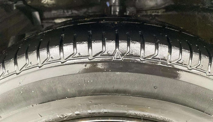 2016 Maruti Ciaz VXI+, Petrol, Manual, 78,362 km, Left Front Tyre Tread