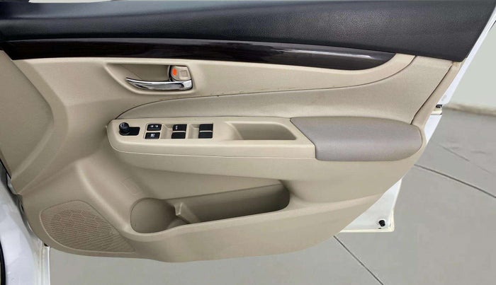 2016 Maruti Ciaz VXI+, Petrol, Manual, 78,362 km, Driver Side Door Panels Control