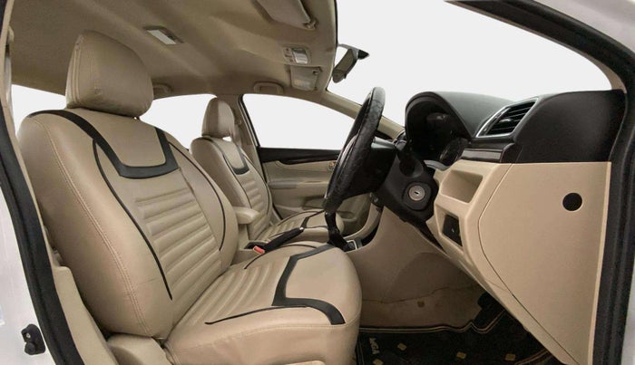 2016 Maruti Ciaz VXI+, Petrol, Manual, 78,362 km, Right Side Front Door Cabin
