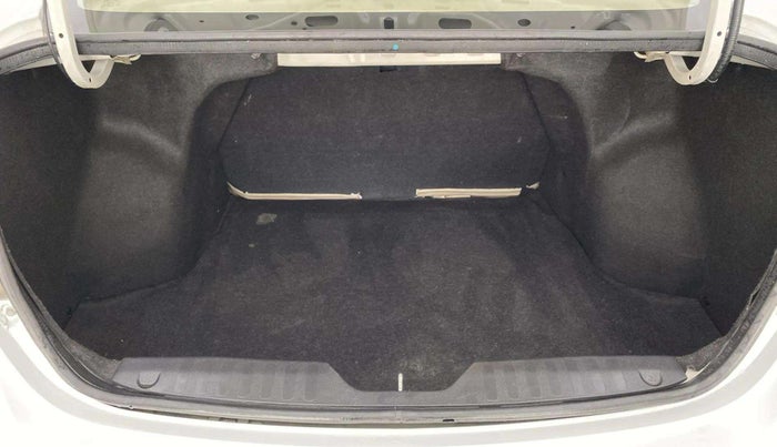 2016 Maruti Ciaz VXI+, Petrol, Manual, 78,362 km, Boot Inside