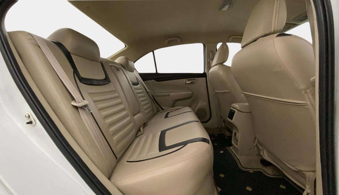 2016 Maruti Ciaz VXI+, Petrol, Manual, 78,362 km, Right Side Rear Door Cabin