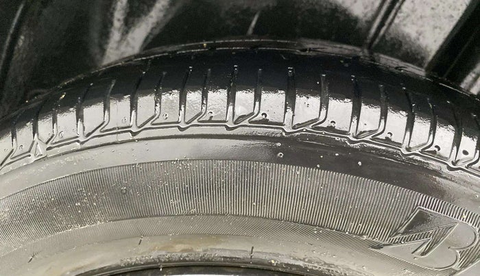 2016 Maruti Ciaz VXI+, Petrol, Manual, 78,362 km, Left Rear Tyre Tread