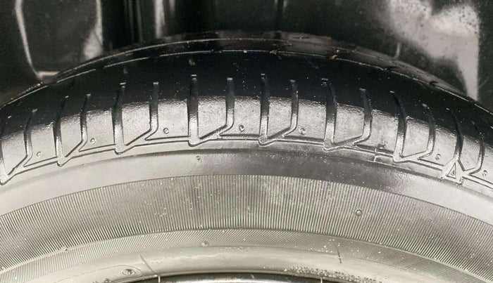 2016 Maruti Ciaz VXI+, Petrol, Manual, 78,362 km, Right Rear Tyre Tread