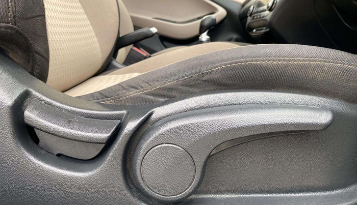 2018 Hyundai Elite i20 ASTA 1.2 (O), Petrol, Manual, 53,407 km, Driver Side Adjustment Panel