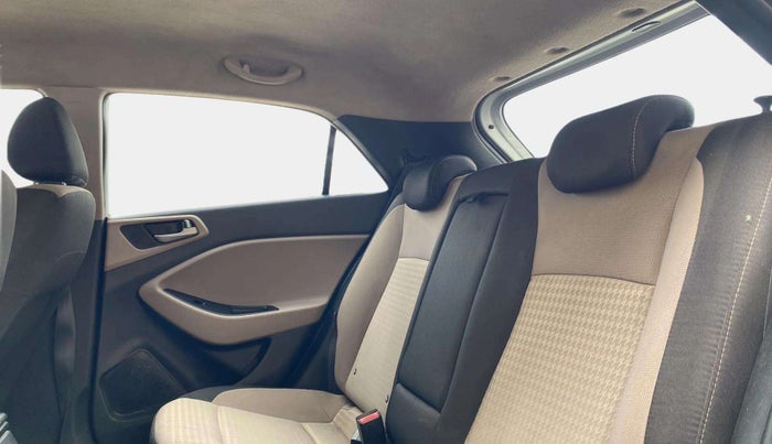 2018 Hyundai Elite i20 ASTA 1.2 (O), Petrol, Manual, 53,407 km, Right Side Rear Door Cabin