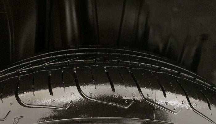 2023 Maruti FRONX DELTA PLUS 1.2L AGS, Petrol, Automatic, 9,192 km, Right Rear Tyre Tread