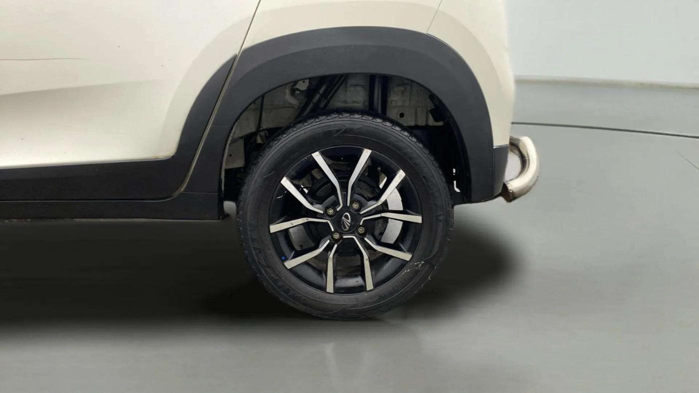 2017 Mahindra KUV 100 NXT K8 P 6 STR, Petrol, Manual, 20,142 km, Left Rear Wheel