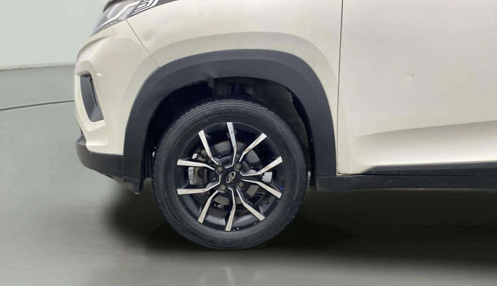 2017 Mahindra KUV 100 NXT K8 P 6 STR, Petrol, Manual, 20,142 km, Left Front Wheel