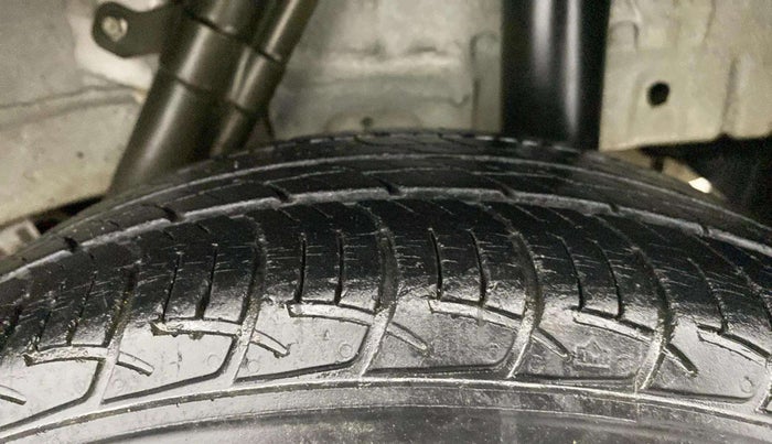 2017 Mahindra KUV 100 NXT K8 P 6 STR, Petrol, Manual, 20,142 km, Left Rear Tyre Tread